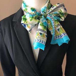 👗Adrienne Vittadini 100% Silk rectangle scarf